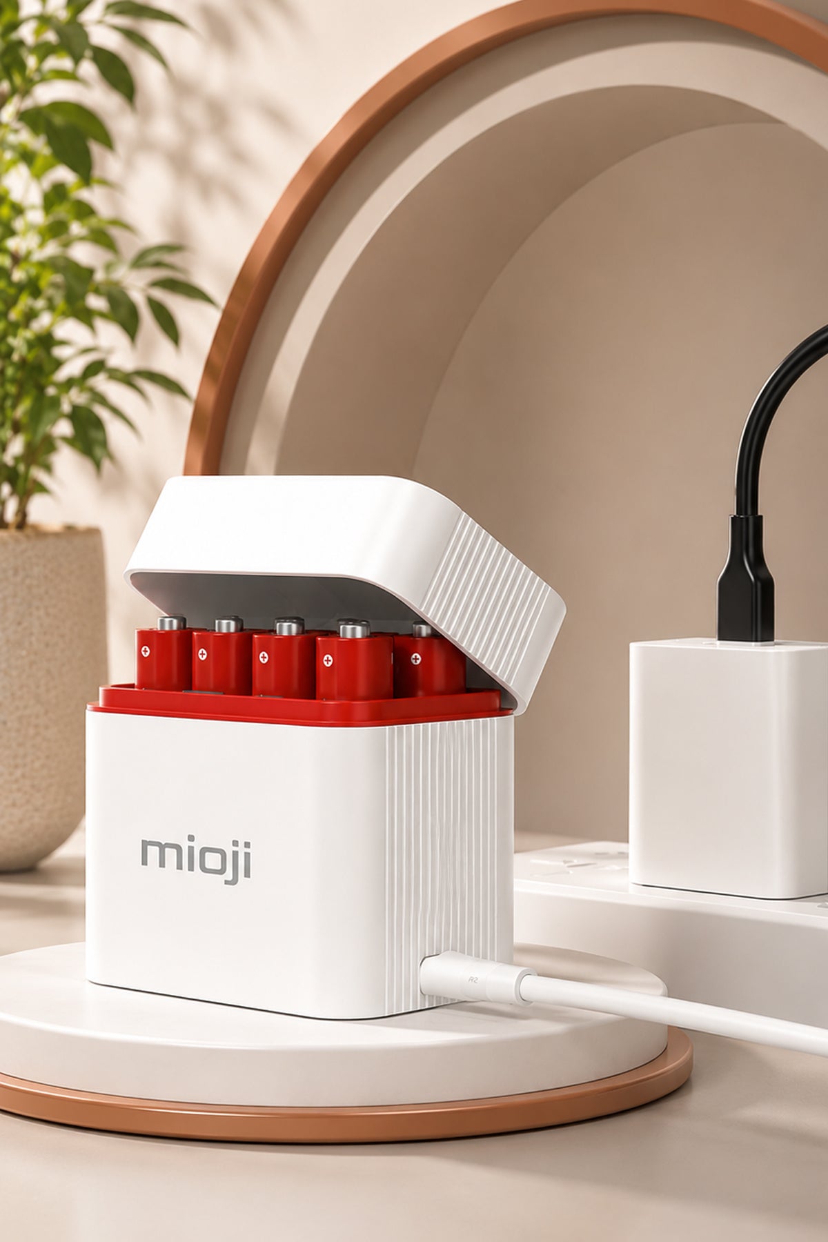 Mioji BT12 Pil Şarj Cihazı Beyaz